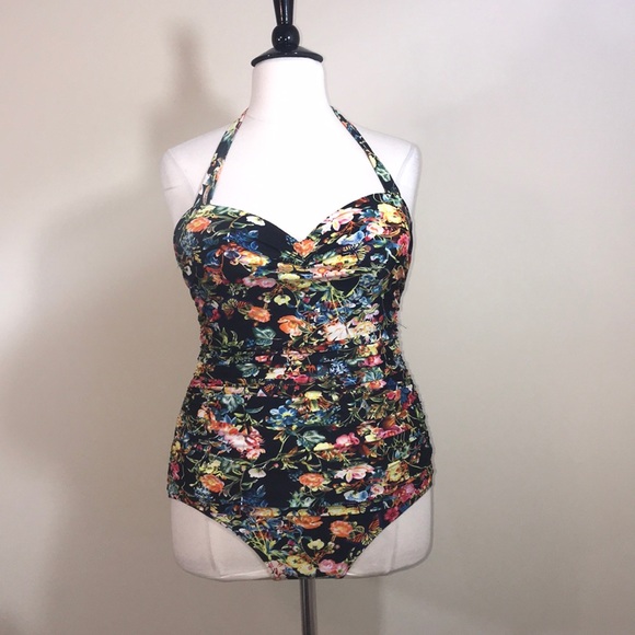 Vintage style Plus Size Bikini4x runs small - Picture 7 of 8